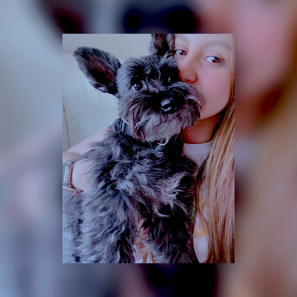 Meet your Posher, Camila